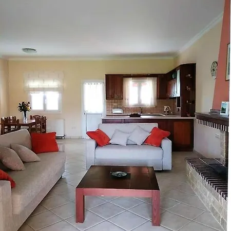 Lonelia's Family Homes