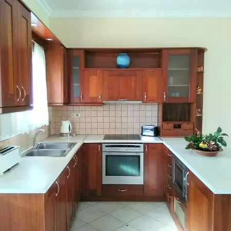 Lonelia's Family Homes *