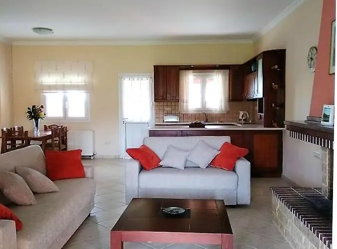 Lonelia's Family Homes