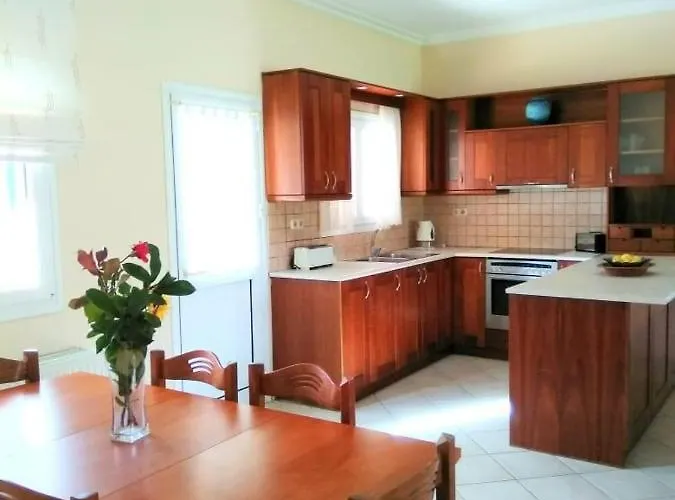 Lonelia's Family Homes Lefkímmi